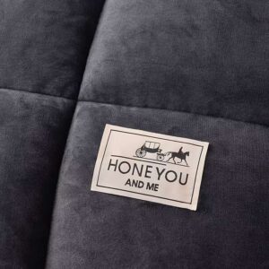 Luxurious Geometric Quilted Comforter – Ultra-Soft Milk Velvet, All-Season, Machine Washable & Stain-Resistant