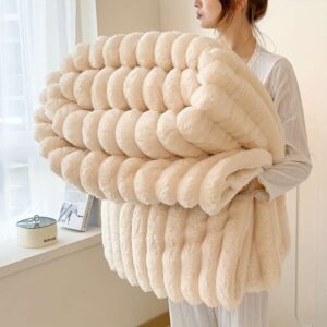 Luxurious Faux Rabbit Fur Throw Blanket – Ultra-Soft, Warm & Cozy for Every Occasion
