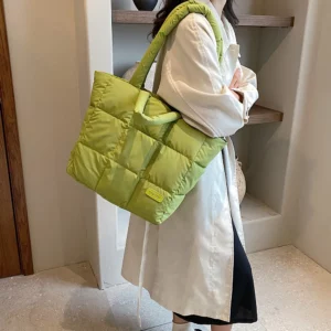 ☁️ The Winter Cloud Tote: Quilted Comfort Meets High-Fashion Utility